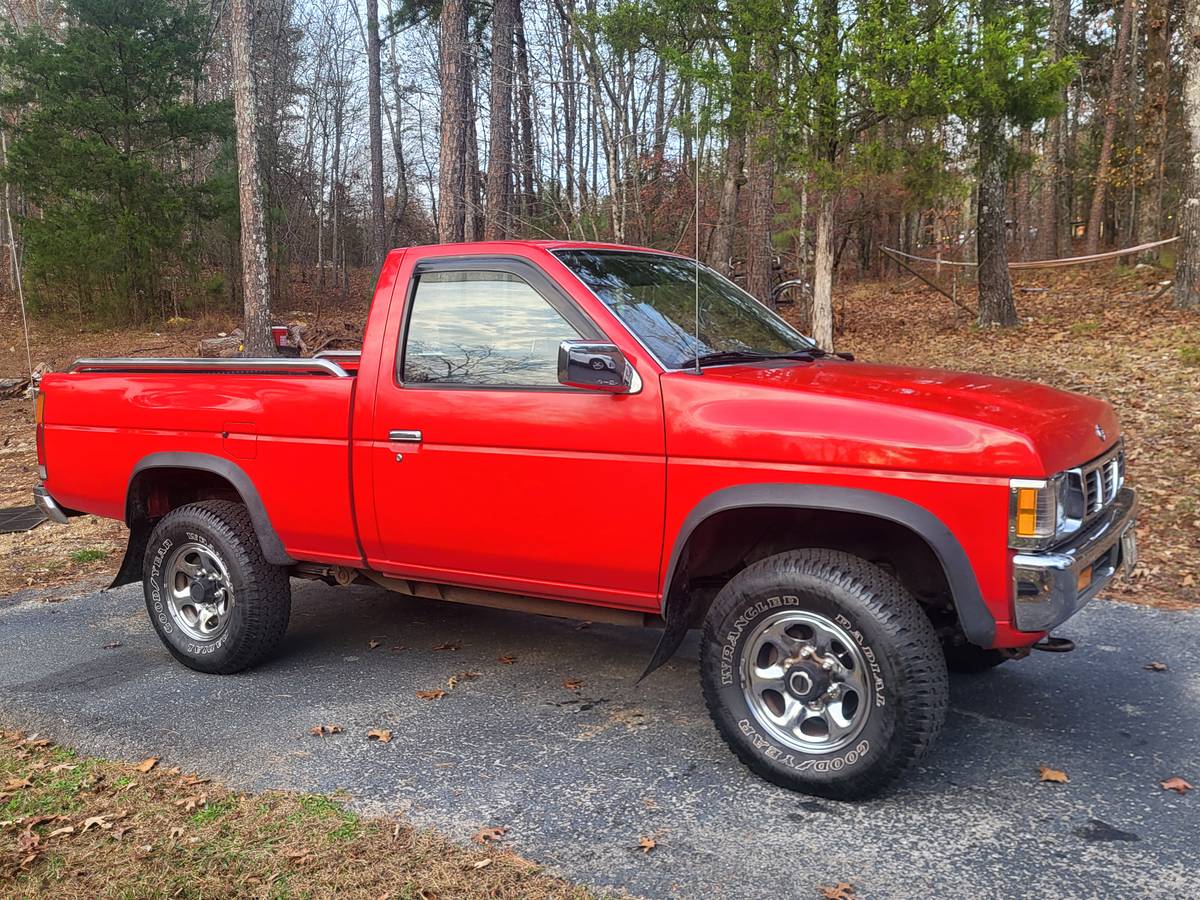 Nissan-pickup-1995-red