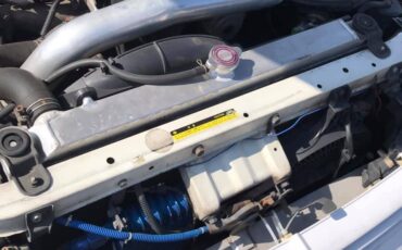 Nissan-skyline-1994-white-2