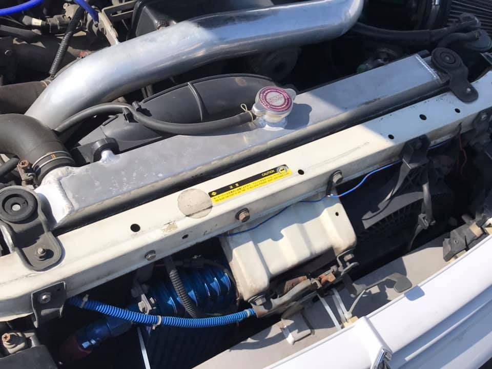 Nissan-skyline-1994-white-2