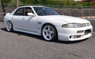 Nissan-skyline-1994-white-4