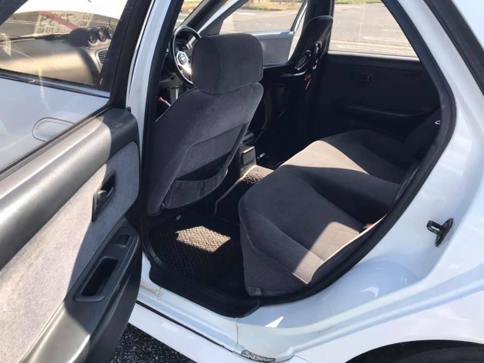 Nissan-skyline-1994-white-5