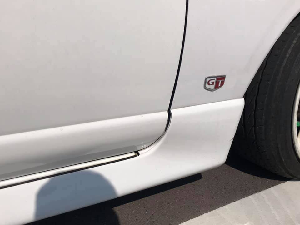 Nissan-skyline-1994-white-7