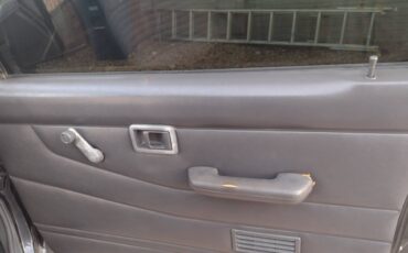 Nissan-truck-1993-11