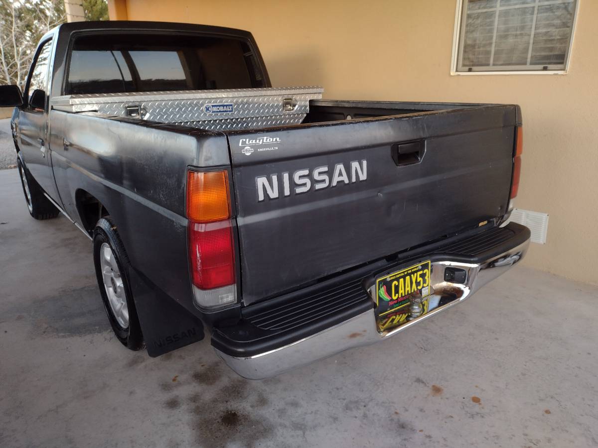 Nissan-truck-1993-5