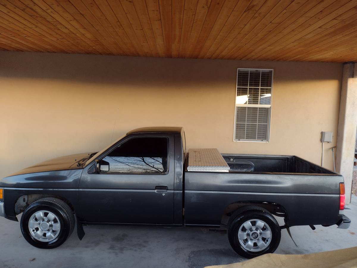 Nissan-truck-1993-7