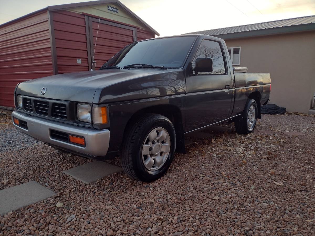 Nissan-truck-1993-8
