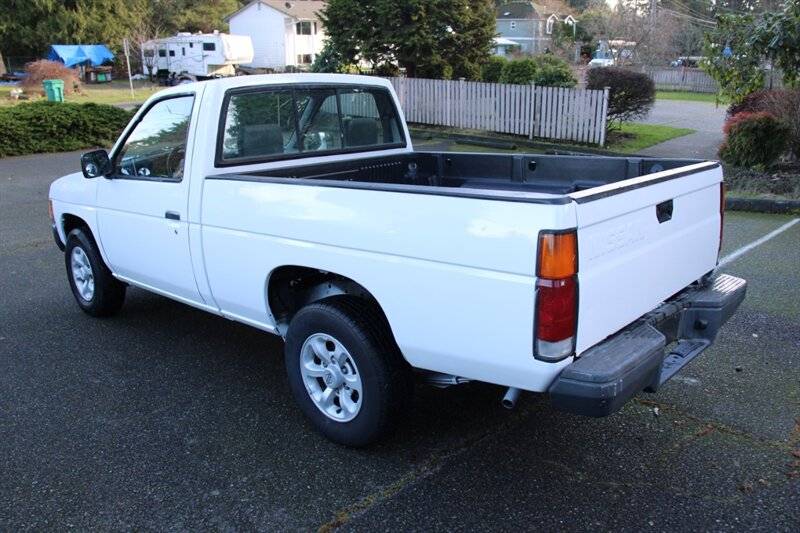 Nissan-truck-xe-114k-miles-1996-white-10