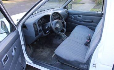 Nissan-truck-xe-114k-miles-1996-white-11
