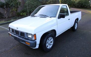 Nissan-truck-xe-114k-miles-1996-white