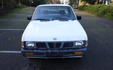 Nissan-truck-xe-114k-miles-1996-white-4