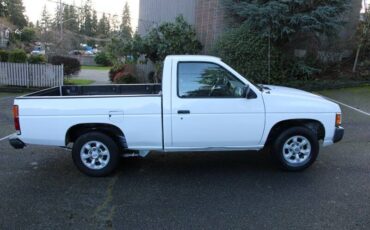Nissan-truck-xe-114k-miles-1996-white-6