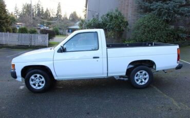 Nissan-truck-xe-114k-miles-1996-white-7