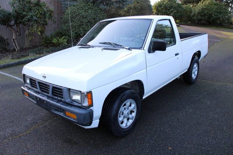 Nissan-truck-xe-114k-miles-1996-white