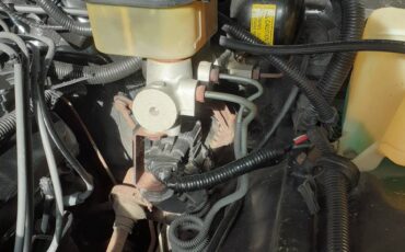 Olds-custom-cruiser-1986-blue-15