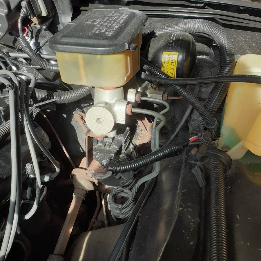 Olds-custom-cruiser-1986-blue-15