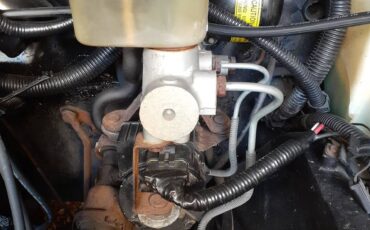 Olds-custom-cruiser-1986-blue-5