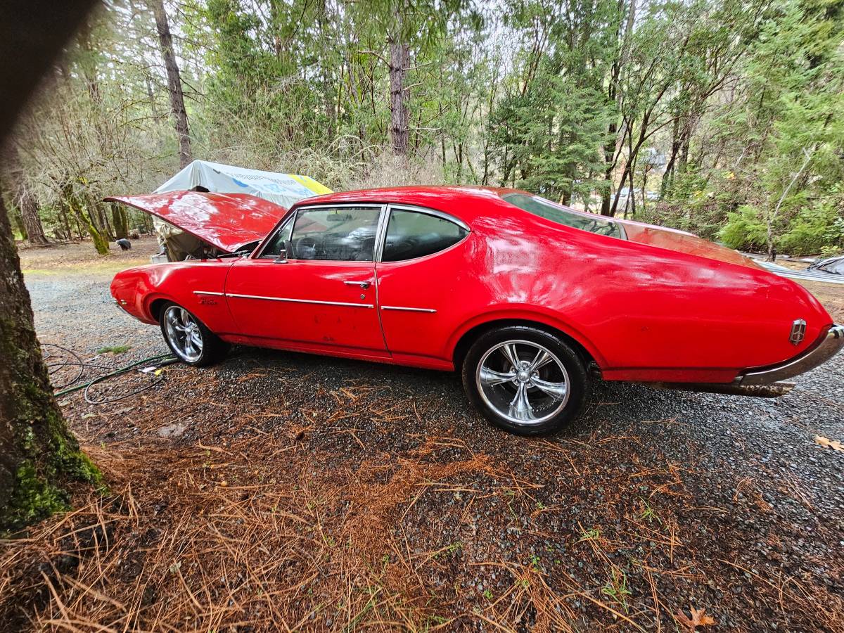 Olds-cutlass-1967-silver-1
