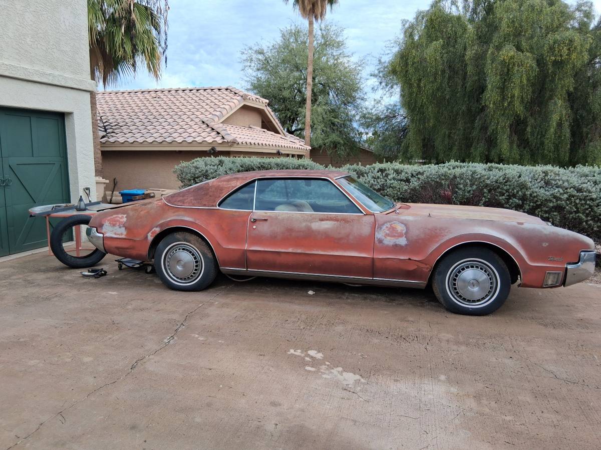 Olds-toronado-1967-5