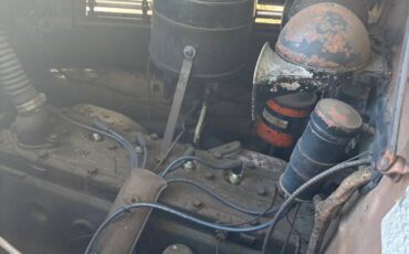 Oldsmobile-1937-brown-3