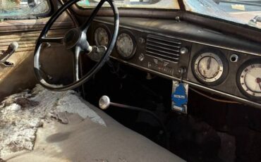 Oldsmobile-1937-brown-8