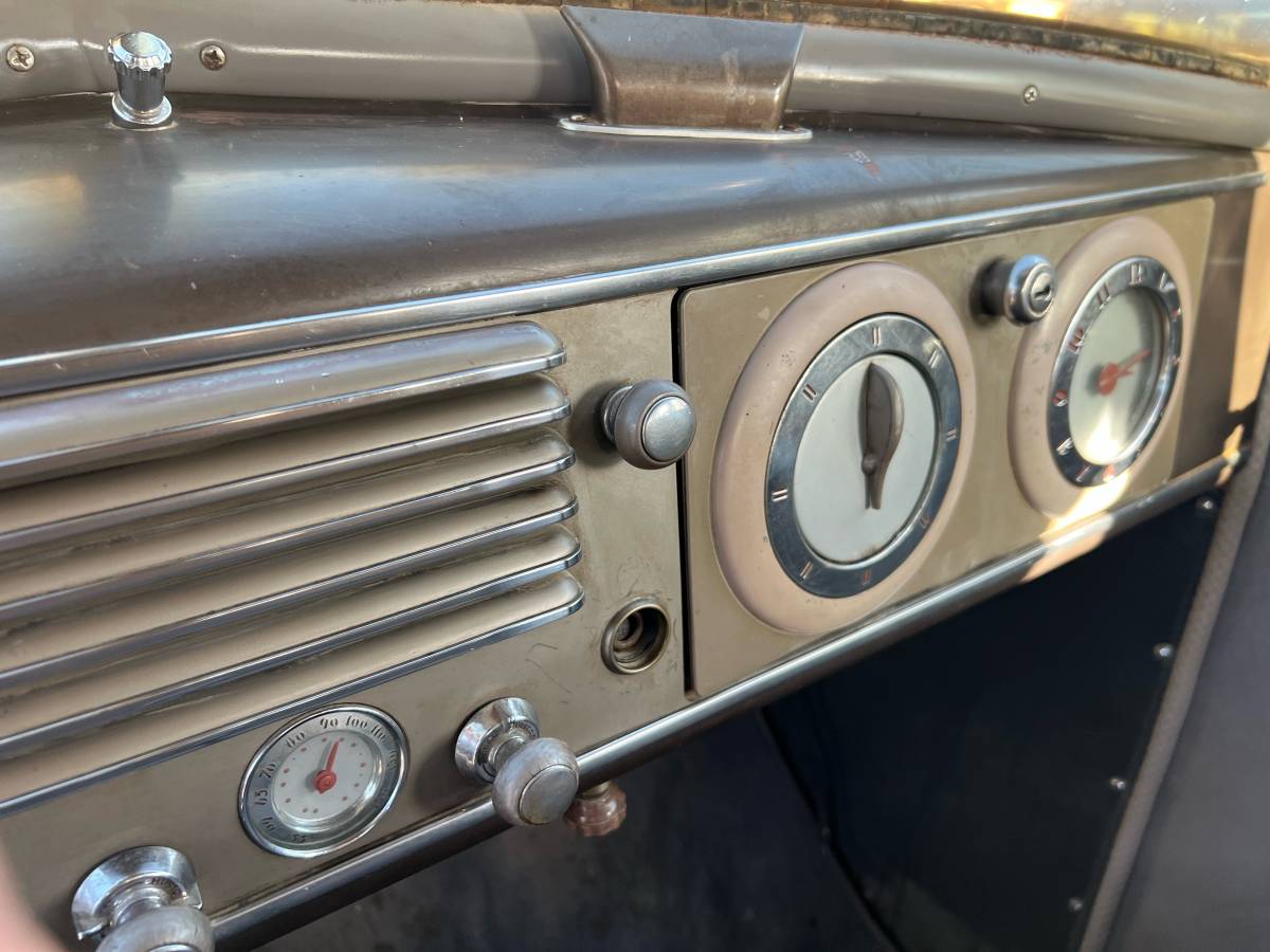 Oldsmobile-1937-red-10