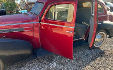 Oldsmobile-1937-red-2