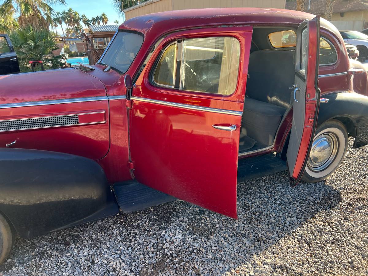 Oldsmobile-1937-red-2