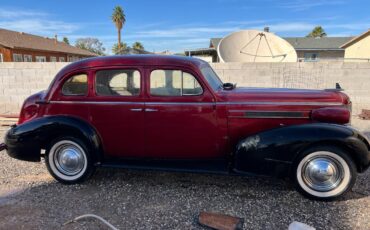 Oldsmobile-1937-red-3