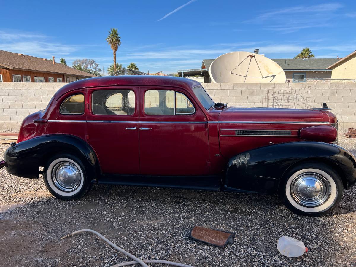 Oldsmobile-1937-red-3