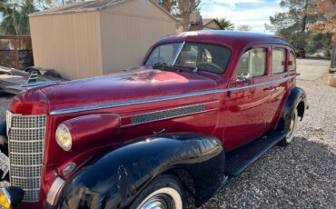 Oldsmobile-1937-red-5