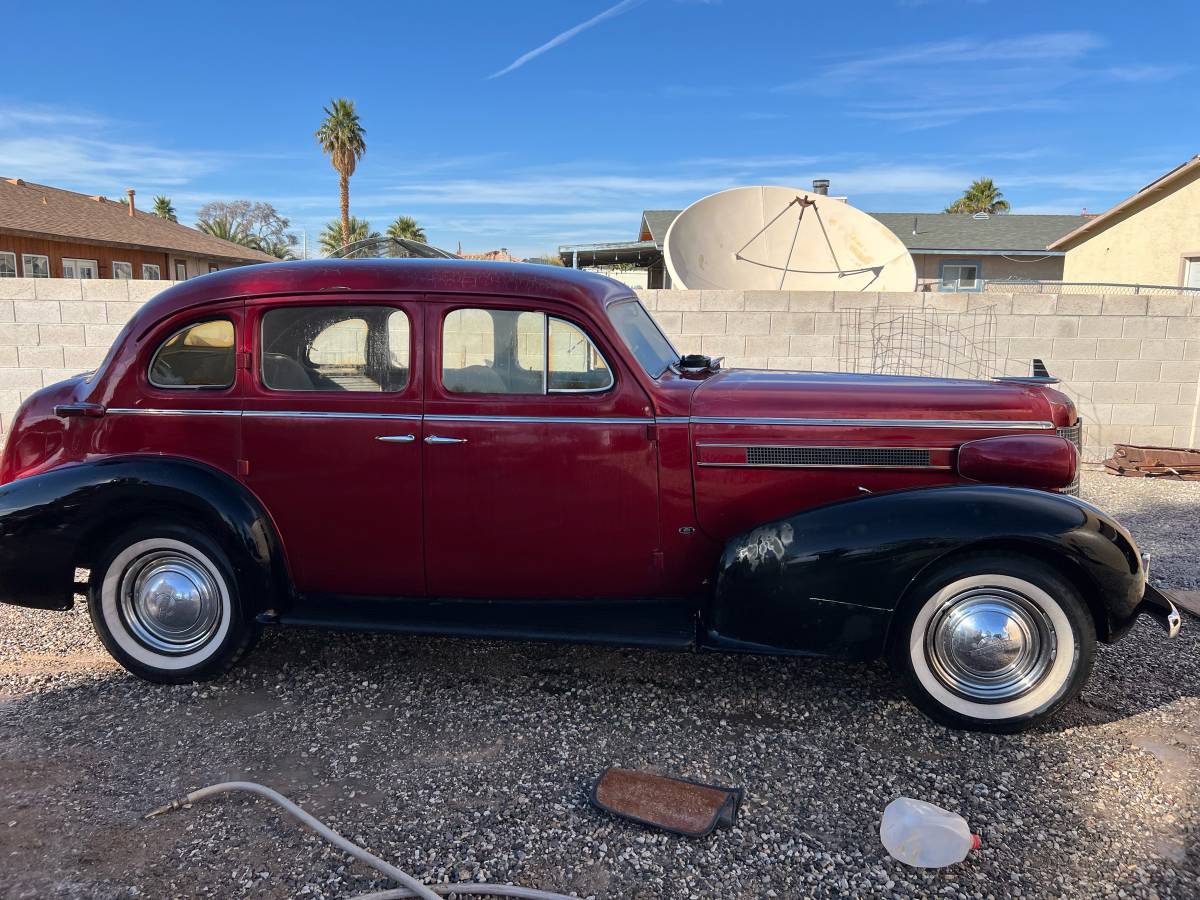 Oldsmobile-1937-red-6