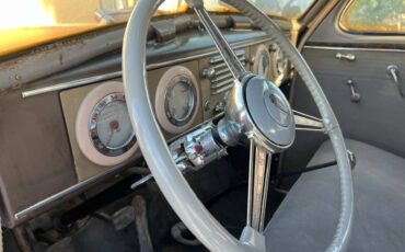 Oldsmobile-1937-red-9