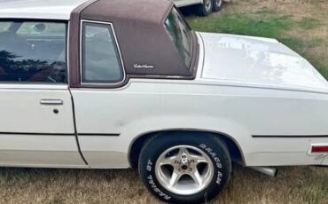 Oldsmobile-1983-6