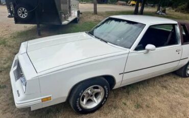 Oldsmobile-1983-7
