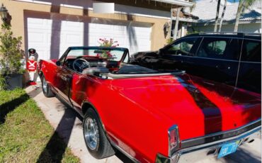 Oldsmobile-442-1967-RED-WHITE-2