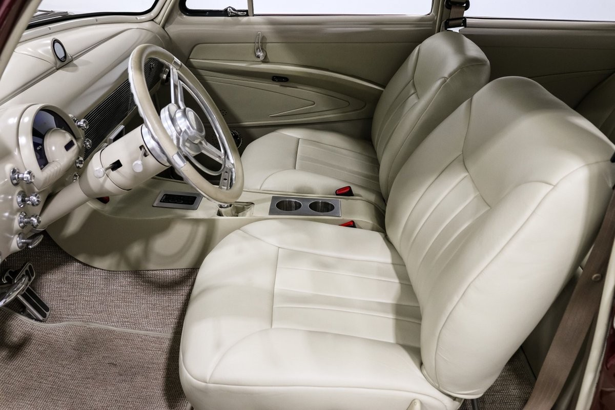 Oldsmobile-88-1951-Coupe-14