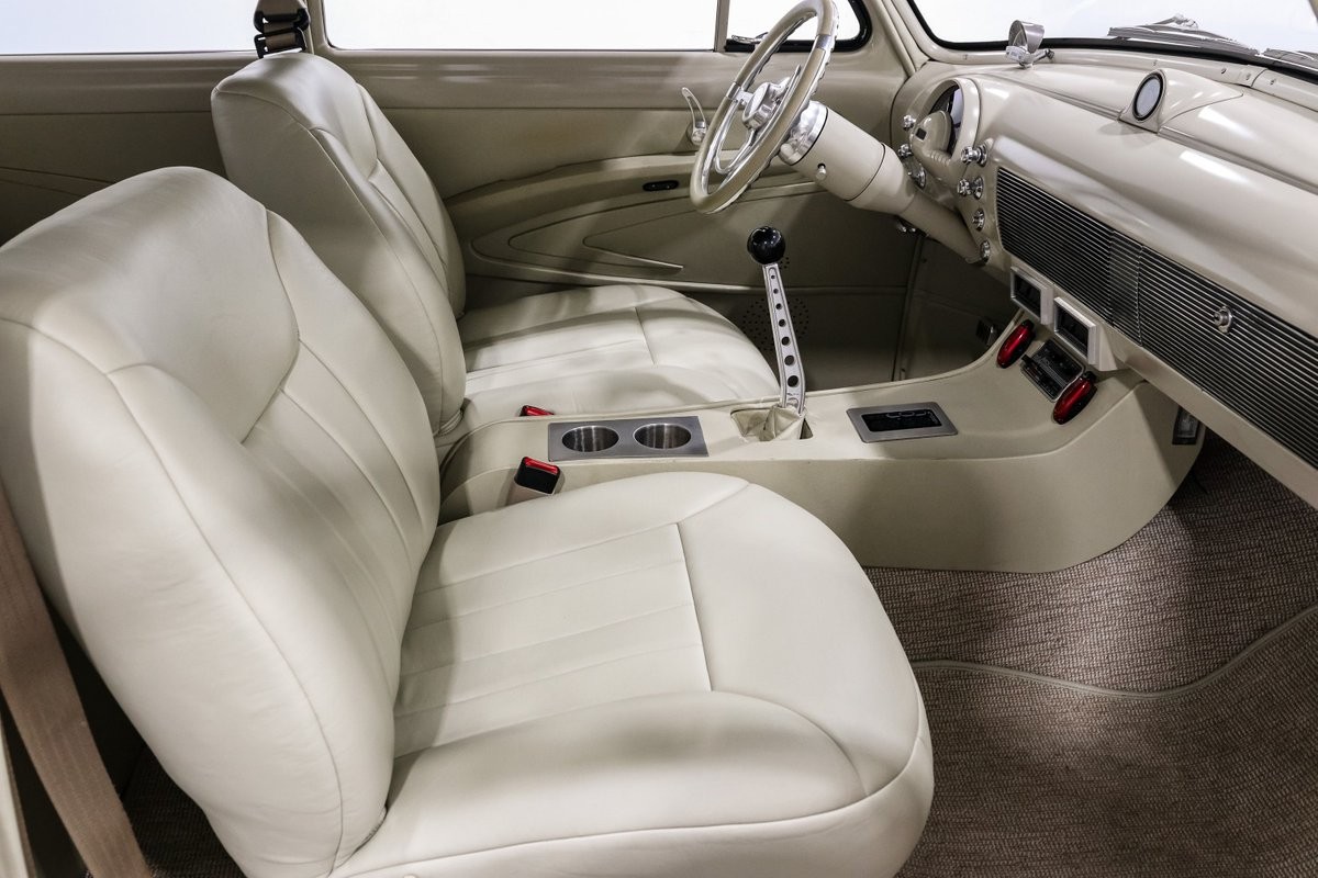 Oldsmobile-88-1951-Coupe-18