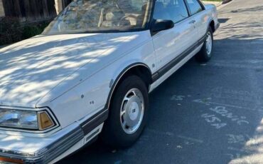 Oldsmobile-88-1990-white-2