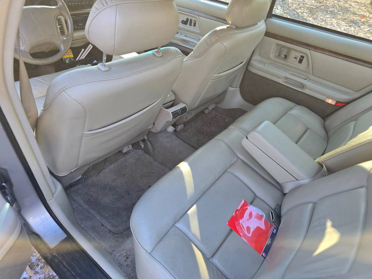 Oldsmobile-88-1996-2