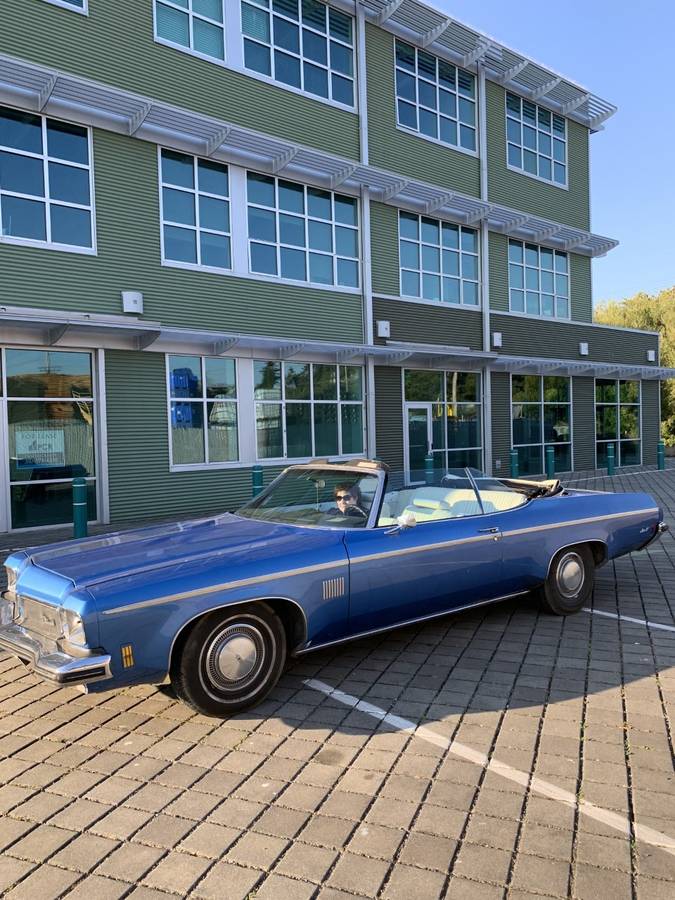 Oldsmobile-88-convertible-1973-blue