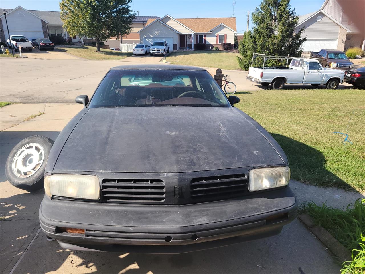 Oldsmobile-88-ls-1995-Black-Red-1