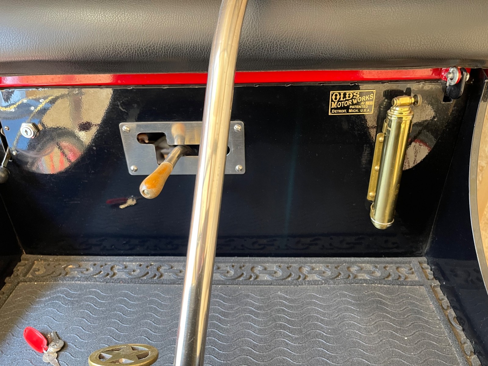 Oldsmobile-Curved-Dash-1901-13