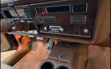 Oldsmobile-Custom-Cruiser-1978-10