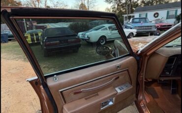 Oldsmobile-Custom-Cruiser-1978-5