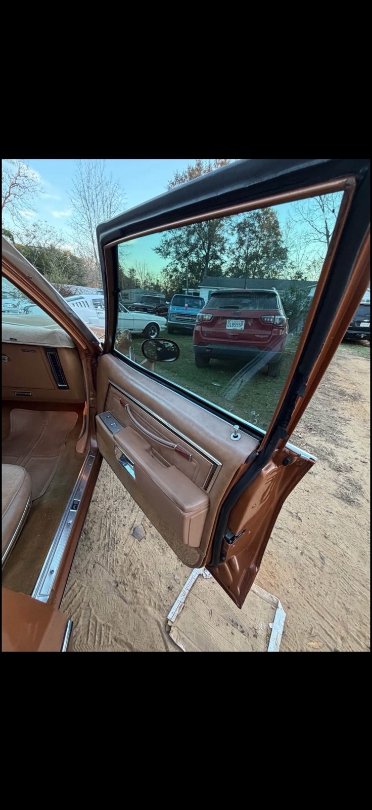 Oldsmobile-Custom-Cruiser-1978-9