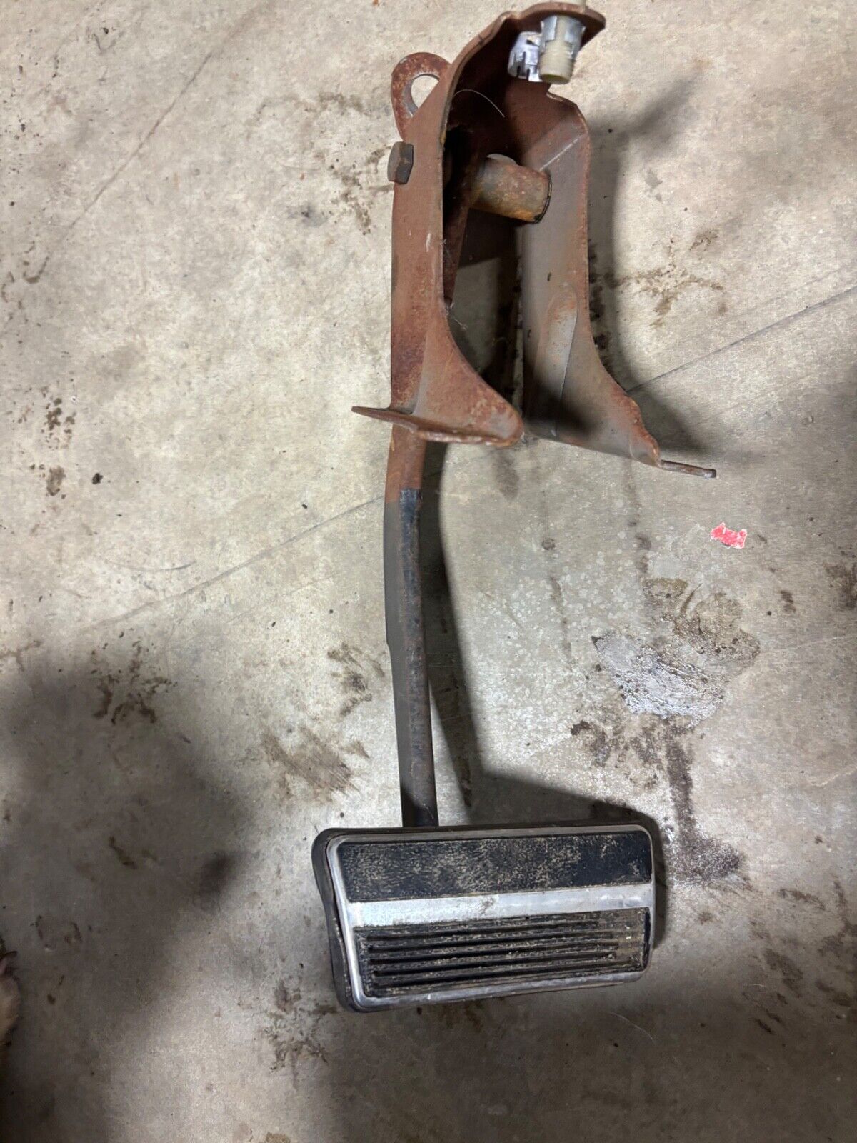 Oldsmobile-Custom-Cruiser-1984-Cab-Chassis-17