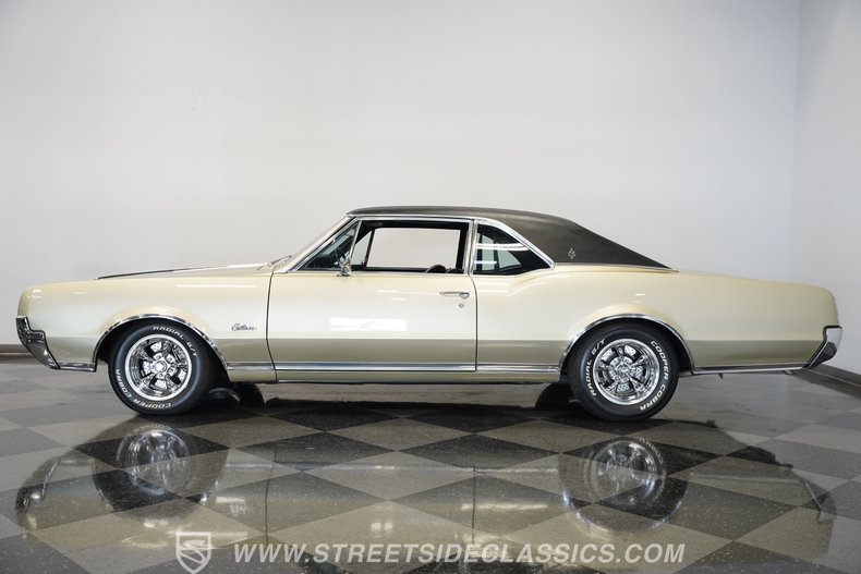 Oldsmobile-Cutlass-1967-Champagne-Metallic-Black-1