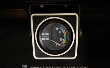 Oldsmobile-Cutlass-1967-Champagne-Metallic-Black-10