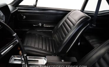 Oldsmobile-Cutlass-1967-Champagne-Metallic-Black-14