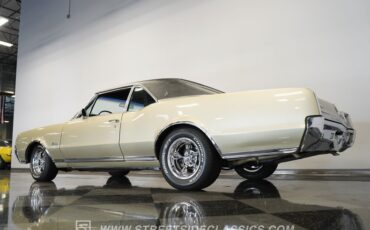 Oldsmobile-Cutlass-1967-Champagne-Metallic-Black-16